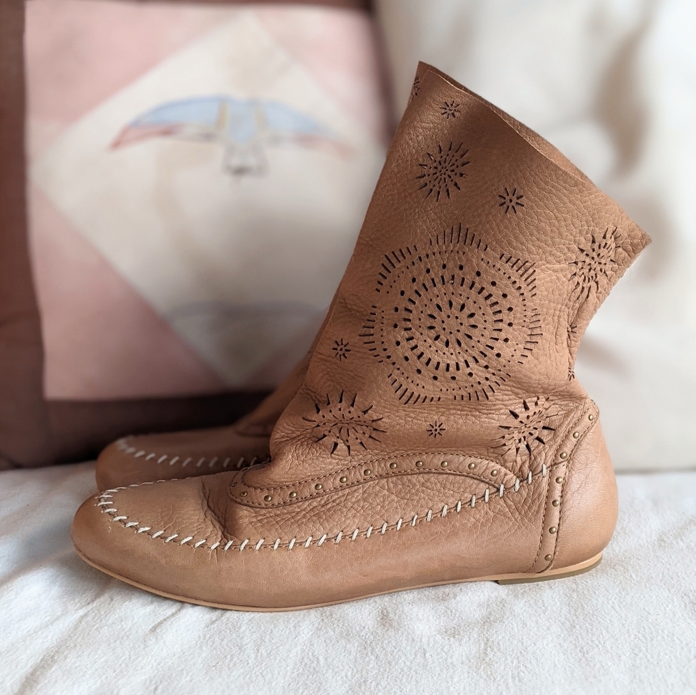 Koolaburra Tan Laser-Cut Leather Moccasin Boots